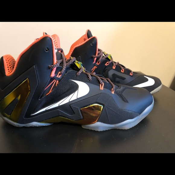 LeBron 11 Elite Black Gold - Picture 1 of 5